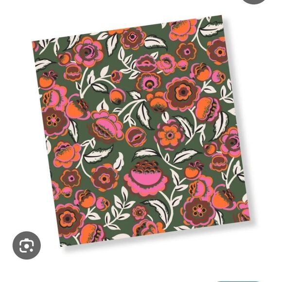 Vera Bradley Roxbury Crescent Crossbody In Bubbly Flowers Green NWT - Picture 2 of 8